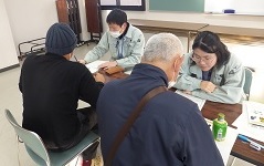 アプリ登録個別支援をする普及指導員